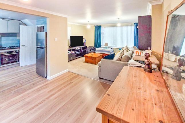 5, Lancaster Road, Kettering photo 2