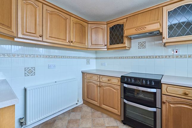 8, Kingham Close, Dudley photo 5