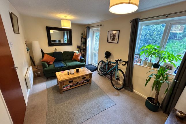 3 Holne Court, Kinnerton Way, Exeter photo 3