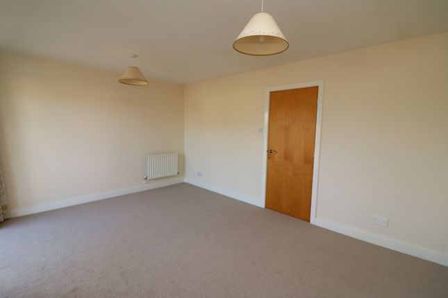 Flat to rent in Langsett Court, Lakeside, Doncaster