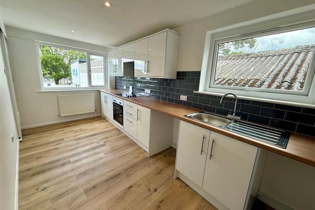 2-bed flat on Flat 2, Ace Motors, Abbey Road, Barnstaple, £850/mo