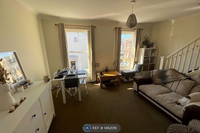 Thumbnail Flat to rent in Chichester Terrace, Horsham