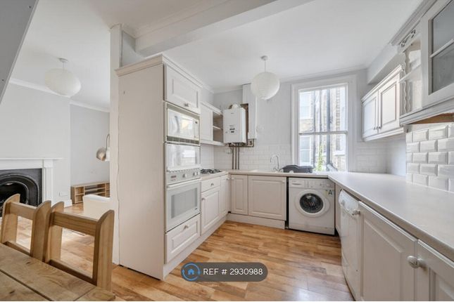 Flat, New Walk, Beverley photo 3