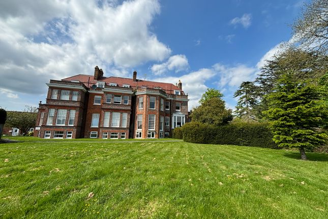 Thumbnail Flat to rent in Rosehill House, Emmer Green, Reading