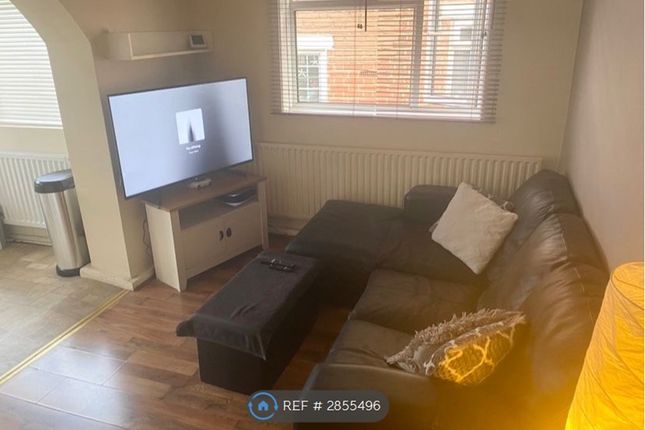 Flat  B Delamere Road, Wimbledon, London photo 5