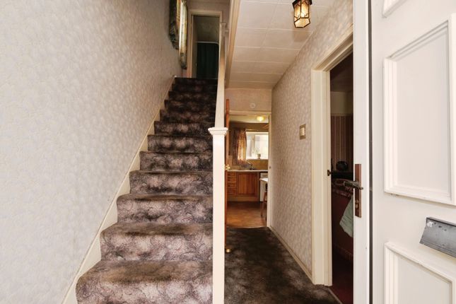 19, Maesgwern, Llanelli photo 2