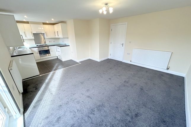 Flat to rent in Moss Lane, Blackrod, Bolton