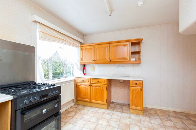 Bungalow for sale in Shreen Close, Gillingham