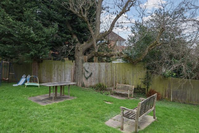 Flat for sale in Dunster Close, Barnet