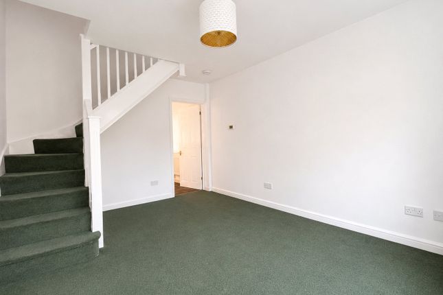 22, Davy Close, Berkshire photo 2