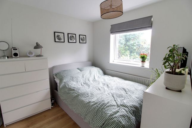 8, Valley Fields Crescent, Enfield photo 4