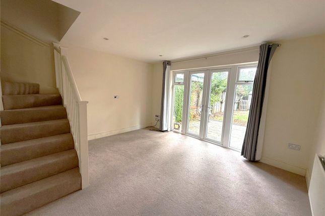 5, Thistledown Close, Farnham photo 2