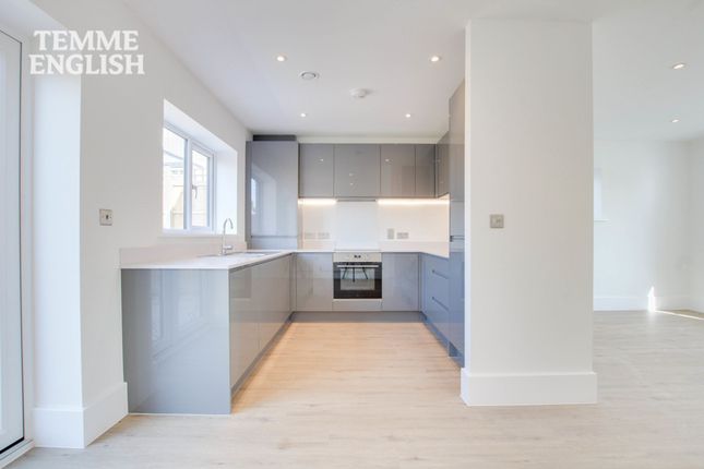 15 Clarendon Mews, Basildon photo 4