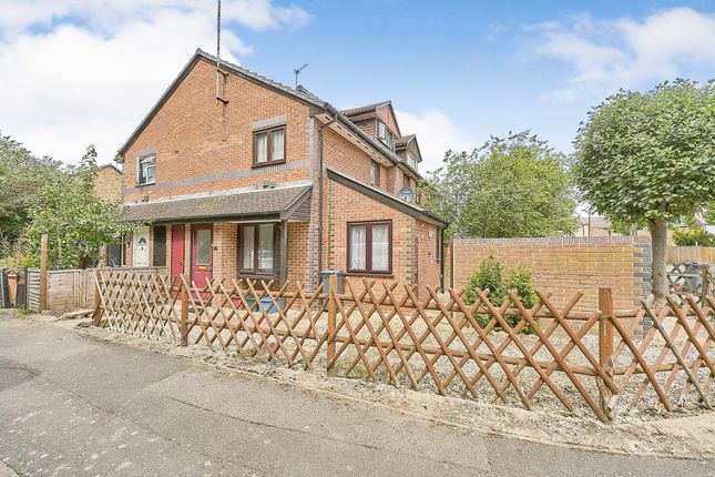 End terrace house for sale in Weavers Close, Isleworth
