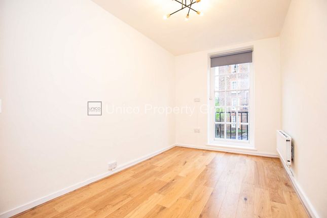 Flat to rent in Frampton House, Frampton Street, London
