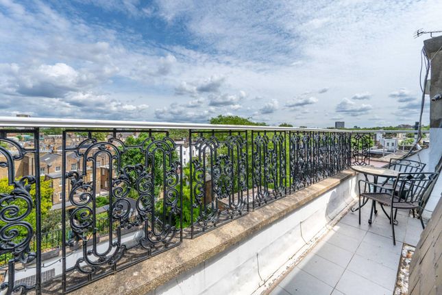 Thumbnail Flat for sale in Royal Crescent, Holland Park, London