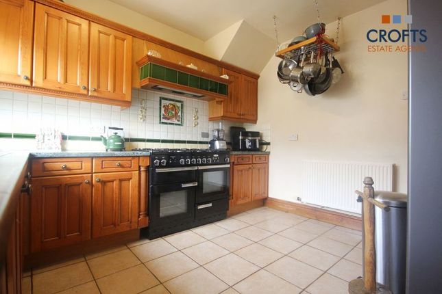 Picardy, 11, Rowan Drive, Healing photo 4