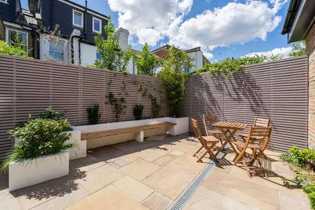 Hamptons - London New Homes