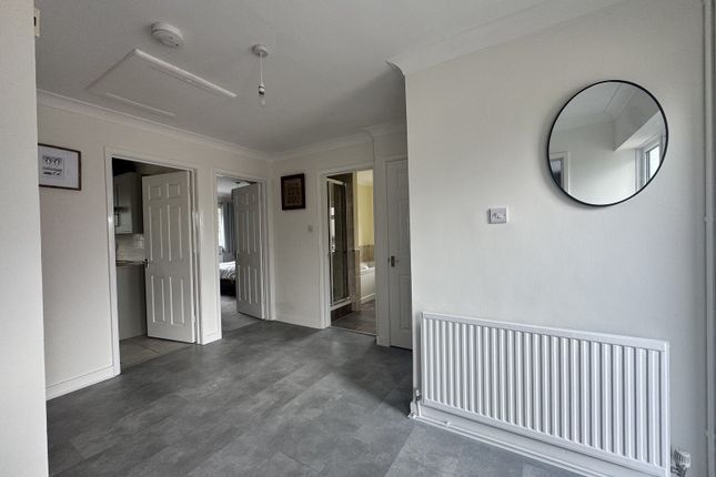 32, Black Lion Road, Llanelli photo 3