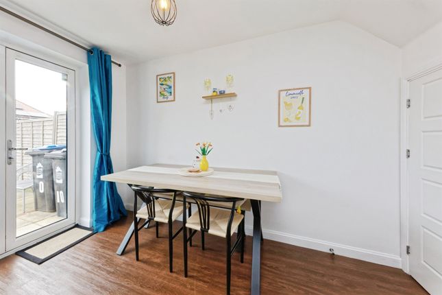 10, Coalfield Grove, Canterbury photo 4