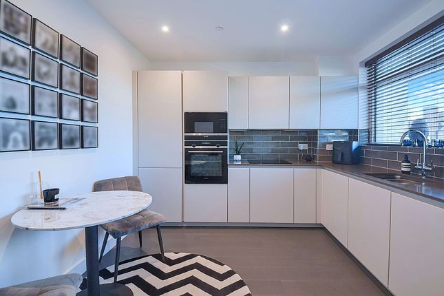 4 Kitchen Area (1).Jpg