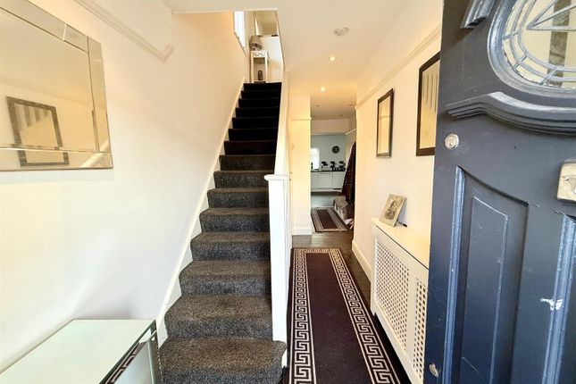 84, Upshire Road, Waltham Abbey photo 2