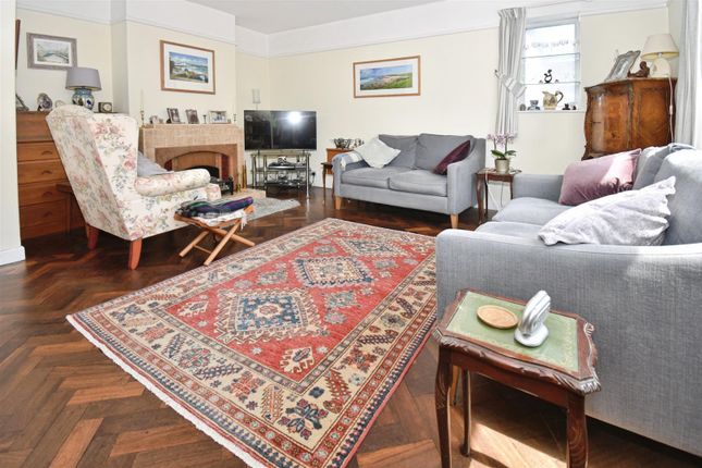 43, Common Lane, Fareham photo 4