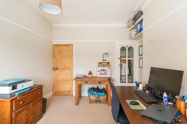 0A2Ths - Bedroom A.Jpg