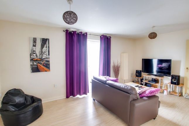 6, Blake Court, Staverton photo 3