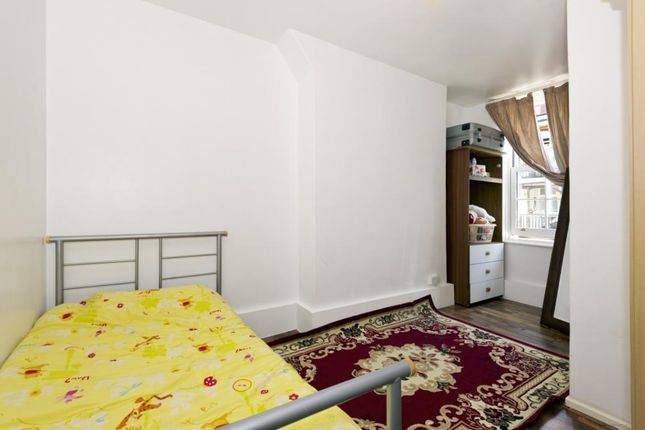 6 Wenlake House, Old Street, London photo 5