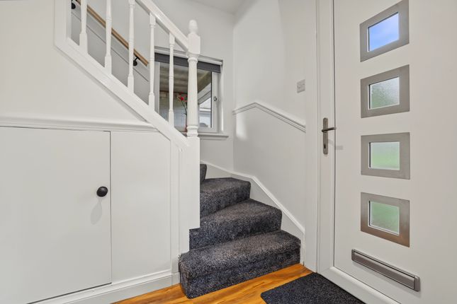 4, Lyle Road, Airdrie photo 2