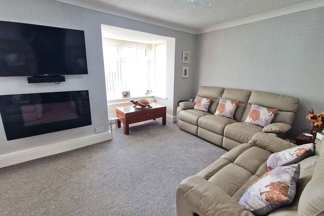 7, ST JOHNS DRIVE, PORTHCAWL photo 4