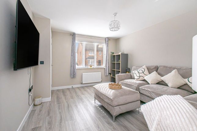86, Elm Park, Hill of Beath photo 2