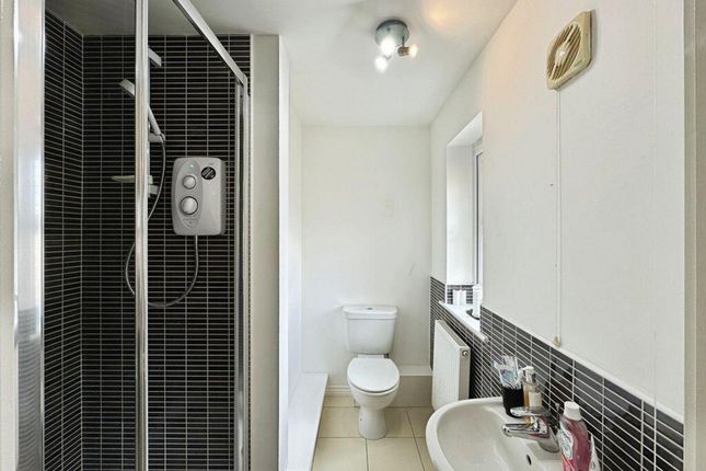 29, Courtleigh Avenue, Barnet photo 5