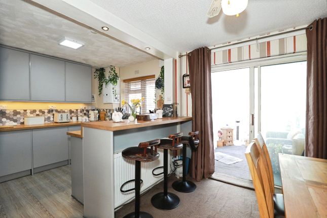 100, Brindley Avenue, Cheshire photo 4