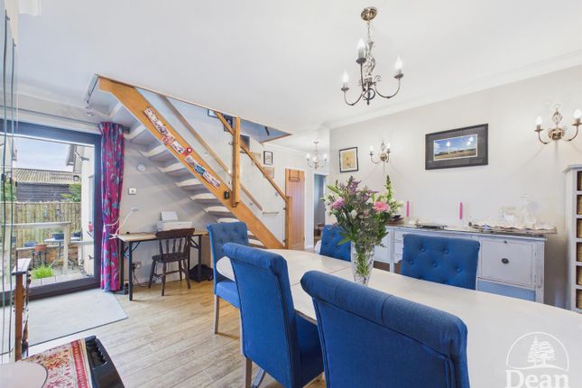 10, Cross Farm Close, Lydney photo 3