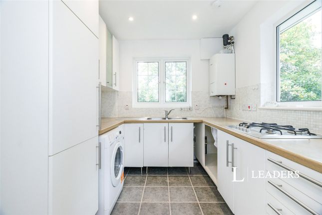 Castleview Road, Surrey photo 3
