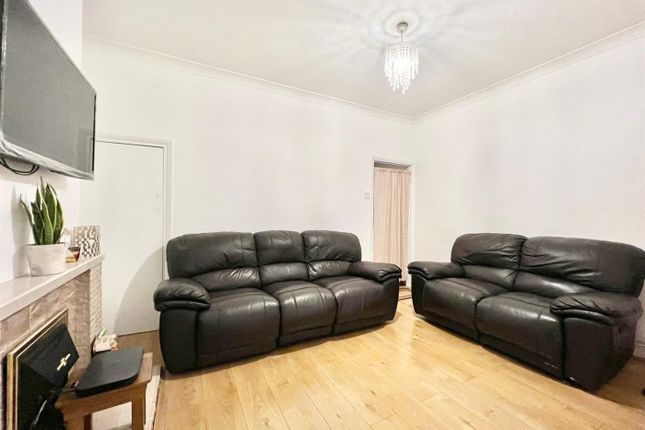 228, Higham Hill Road, London photo 4