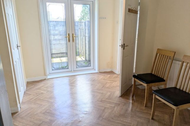 78 Brynawelon, Llanelli photo 5
