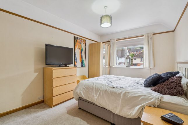 74 Bowerdean Road, High Wycombe photo 4
