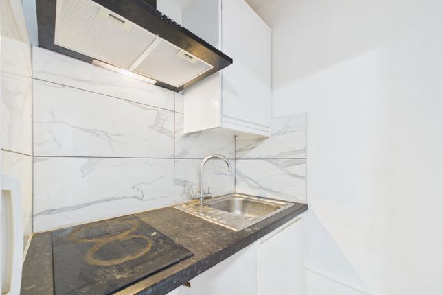 Tilehurst Road, Reading photo 4