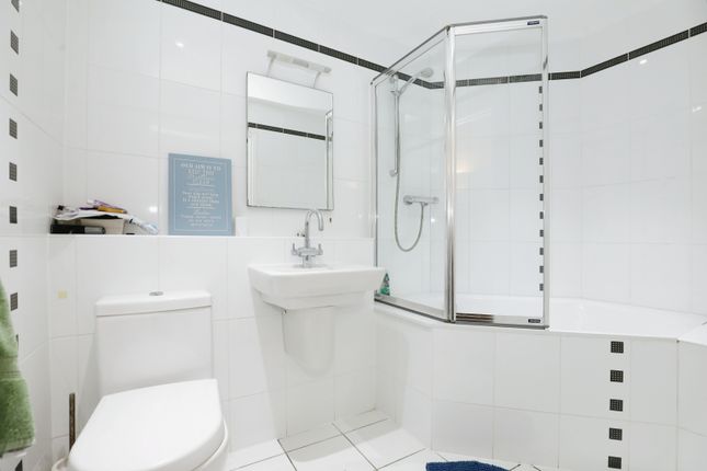 Flat for sale in 16 Warwick Road, Stratford-Upon-Avon