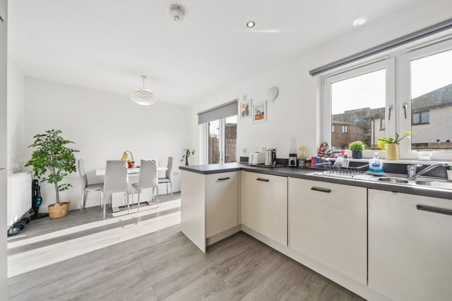 8, Dealston Avenue, Glasgow photo 4