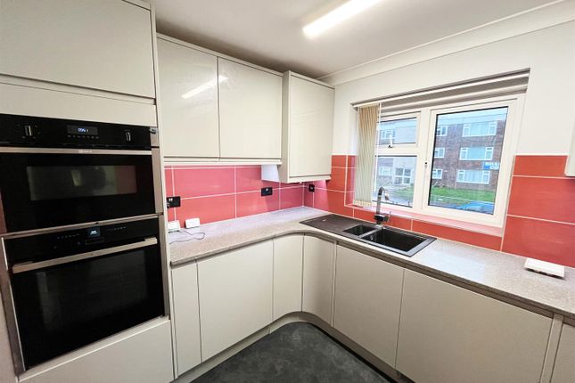6  Southlands Court, St. Giles Close, Shoreham-By-Sea photo 2