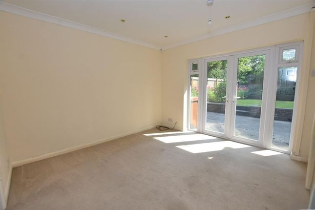 10 Ingleton Close, Crewe photo 2