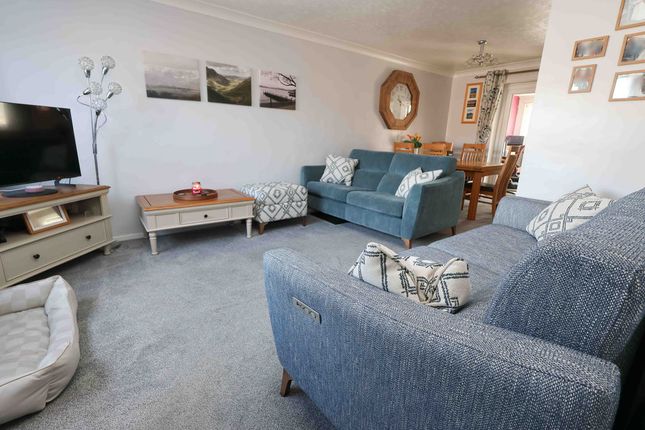 68, Moor Park, Clevedon photo 2