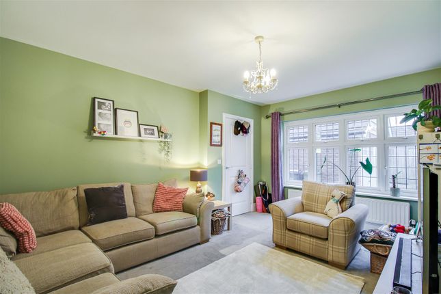 26, Eton Walk, Wakefield photo 3
