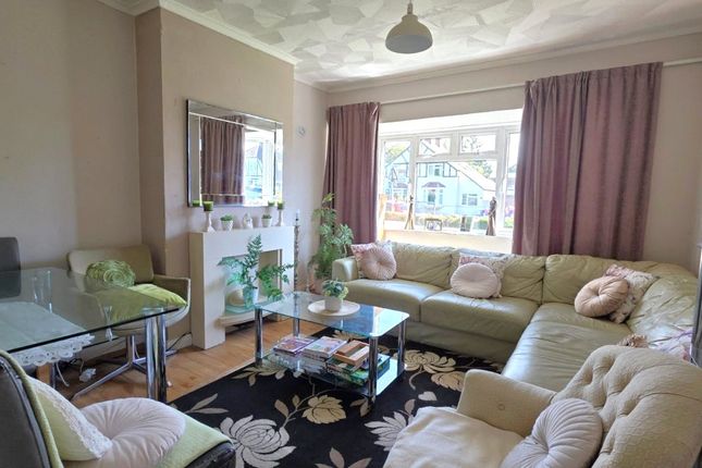 7, Oakwood Road, Surrey photo 2