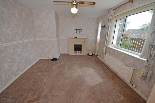 25, Phillip Way, Mottram, Hyde photo 2