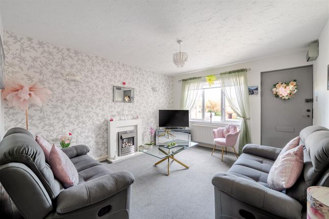 18, The Bindells, Weymouth photo 2